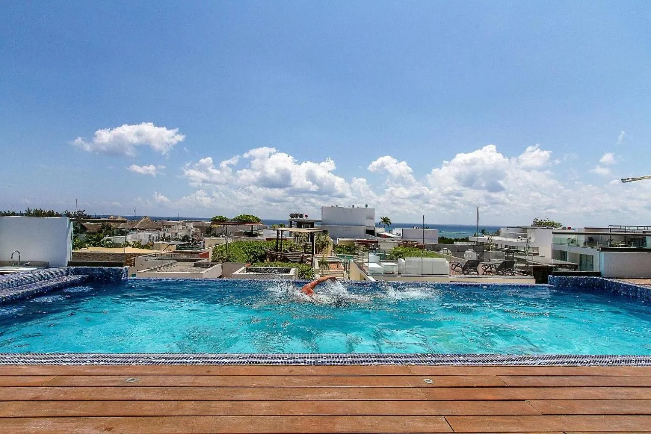 Breathtaking 2 Bedroom, Private Terrace Bbq Playa del Carmen Mexico